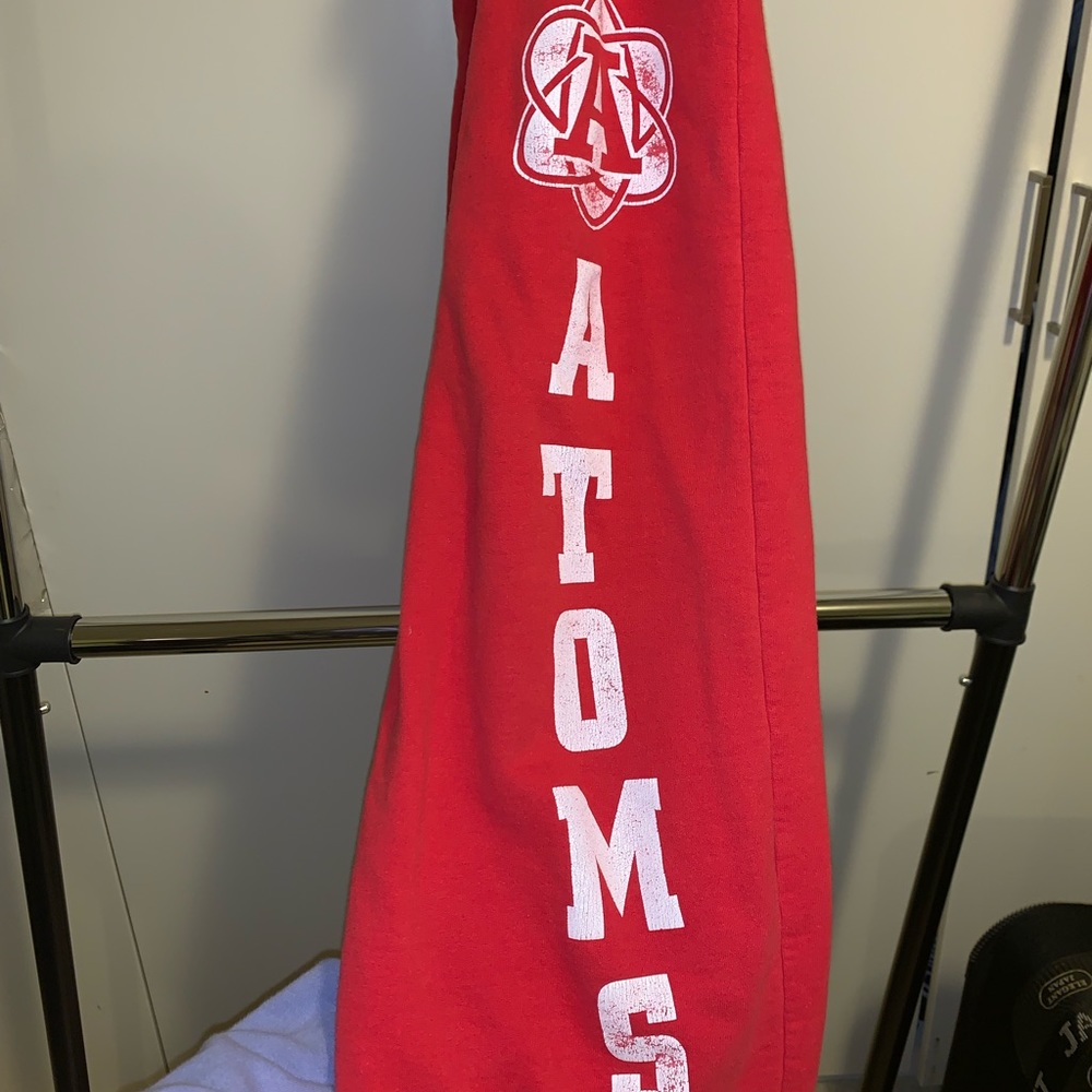 Wide legged red sweat pants “Atoms”